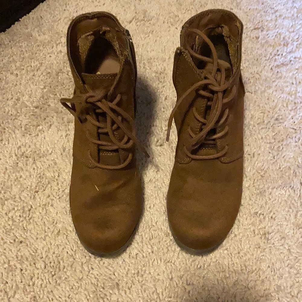 American Rag shoes - Picture 2 of 3